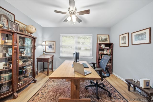 504 W 32nd Place, Sand Springs, OK 74063