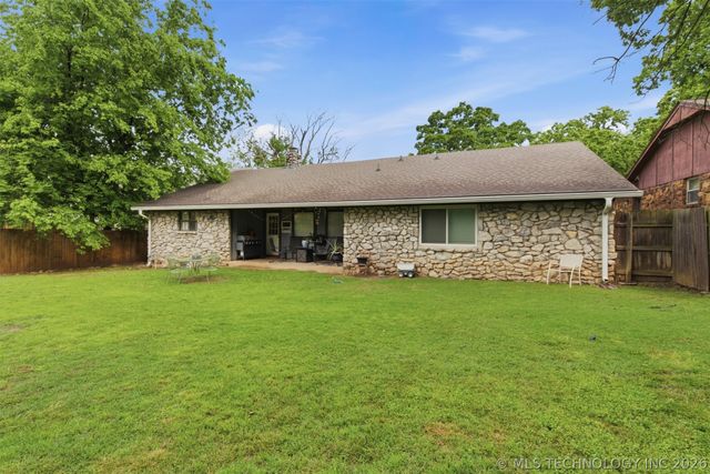 504 W 32nd Place, Sand Springs, OK 74063