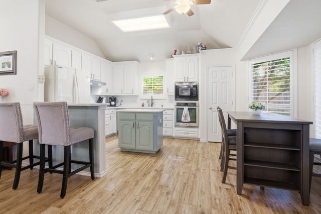 729 Bent Tree Court, Hurst, TX 76054
