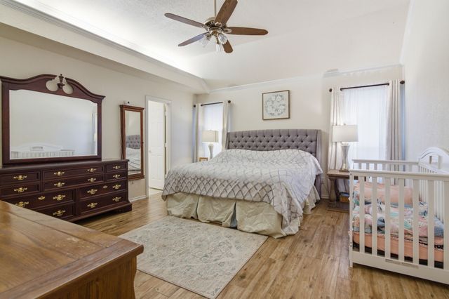 729 Bent Tree Court, Hurst, TX 76054