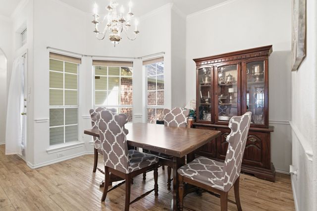 729 Bent Tree Court, Hurst, TX 76054