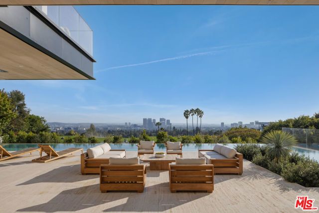1210 Laurel Way, Beverly Hills, CA 90210