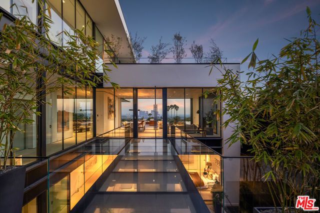 1210 Laurel Way, Beverly Hills, CA 90210