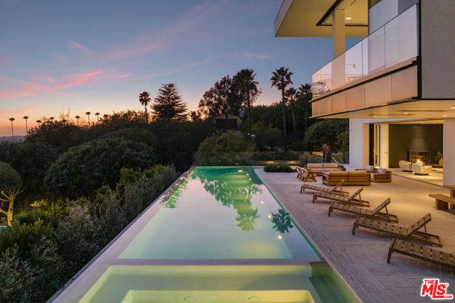 1210 Laurel Way, Beverly Hills, CA 90210