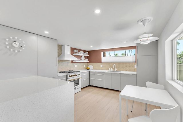 69 Nile Street, Palm Springs, CA 92264