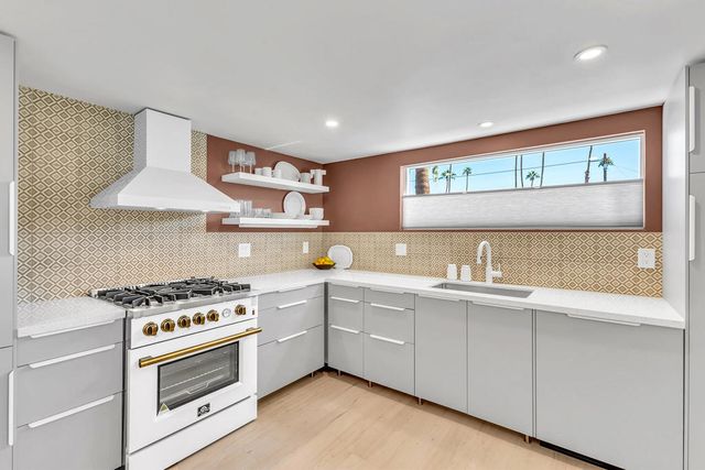 69 Nile Street, Palm Springs, CA 92264