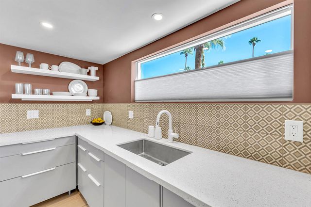 69 Nile Street, Palm Springs, CA 92264