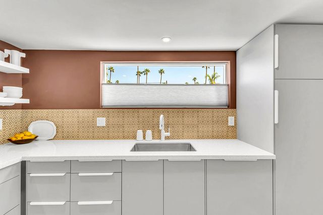 69 Nile Street, Palm Springs, CA 92264