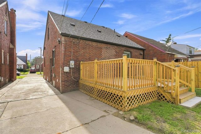 18474 Griggs Street, Detroit, MI 48221