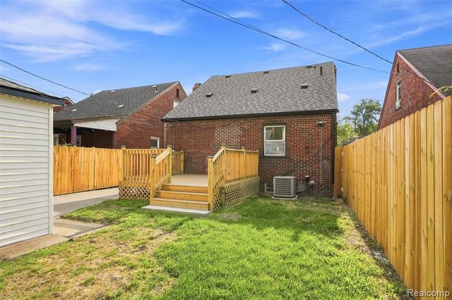 18474 Griggs Street, Detroit, MI 48221