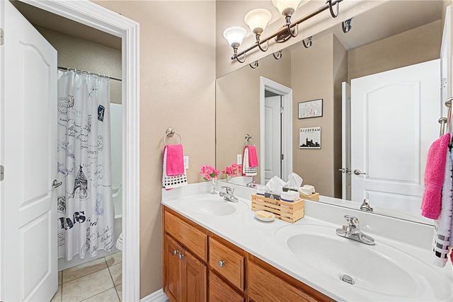 1218 NE Waverly Way, Bentonville, AR 72712