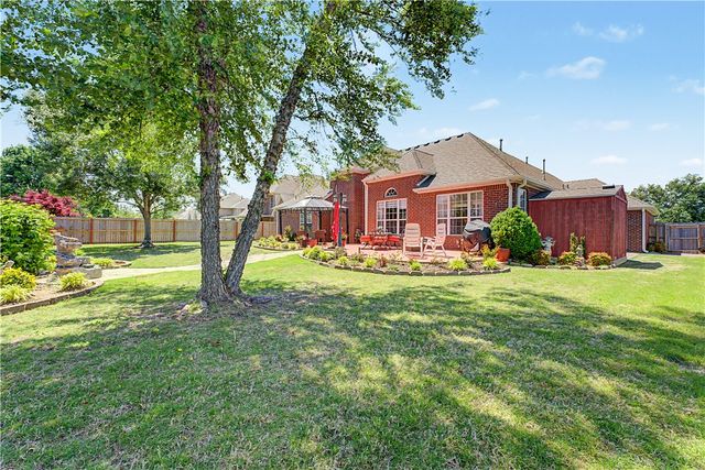 1218 NE Waverly Way, Bentonville, AR 72712