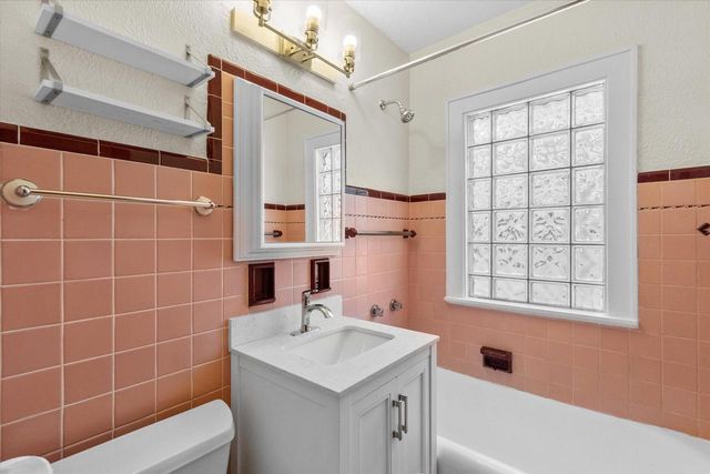 3909 N 25th STREET, Milwaukee, WI 53206