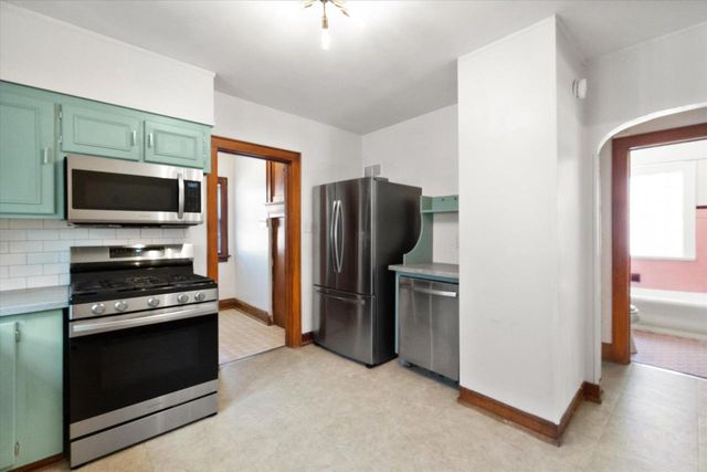 3909 N 25th STREET, Milwaukee, WI 53206