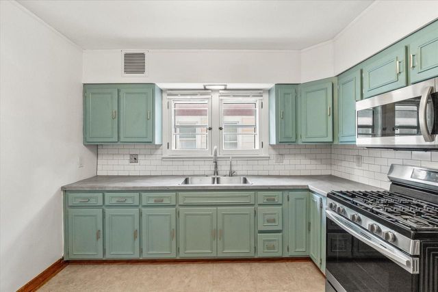 3909 N 25th STREET, Milwaukee, WI 53206
