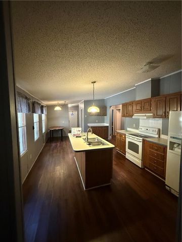 67 Forest Lake Circle Road, Pendergrass, GA 30567