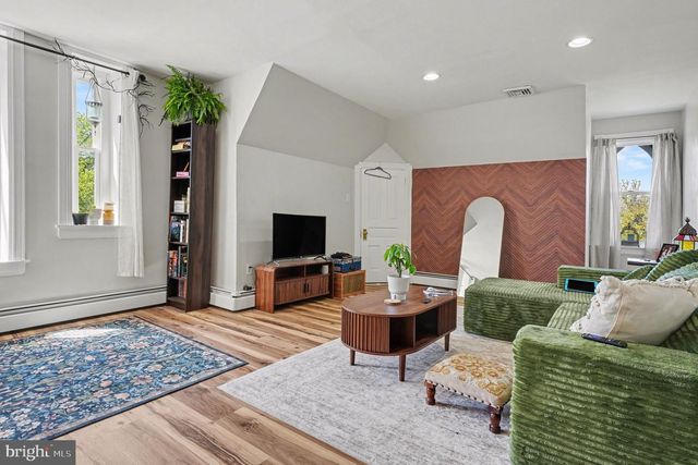 1 LINDENWOLD TER, Ambler, PA 19002