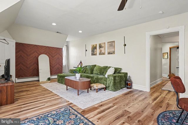 1 LINDENWOLD TER, Ambler, PA 19002