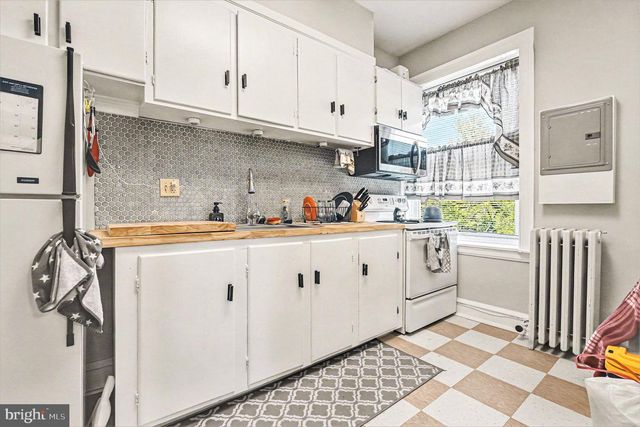 1 LINDENWOLD TER, Ambler, PA 19002