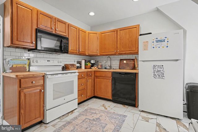 1 LINDENWOLD TER, Ambler, PA 19002