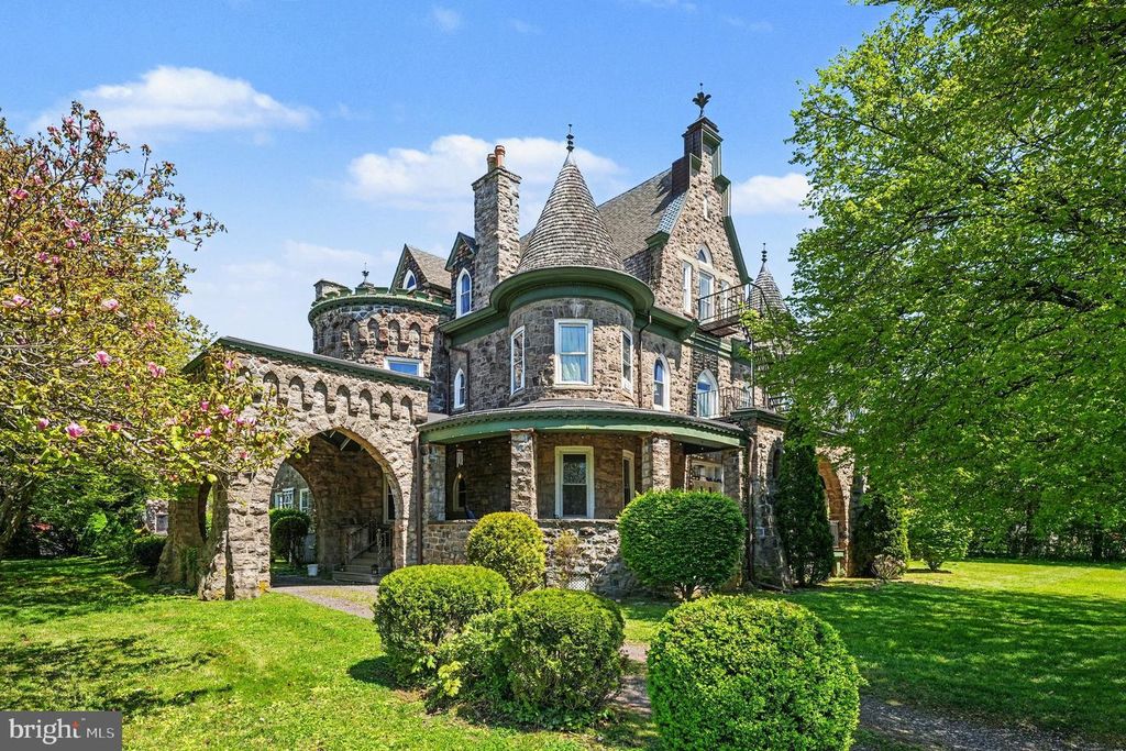 1 LINDENWOLD TER, Ambler, PA 19002