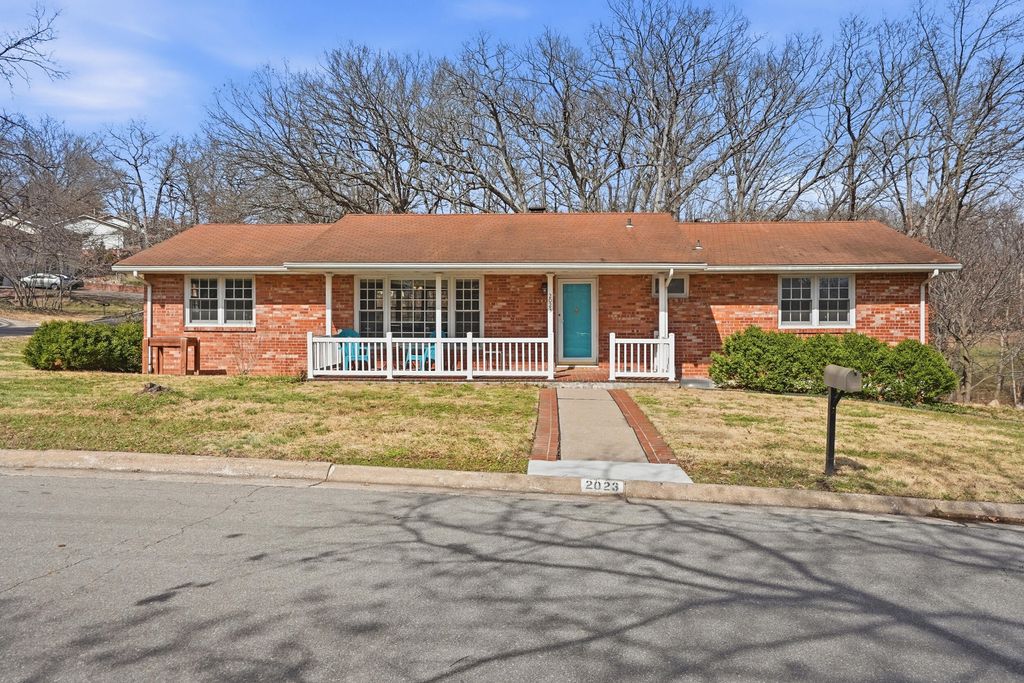 2023 PARKRIDGE CT, Columbia, MO 65203