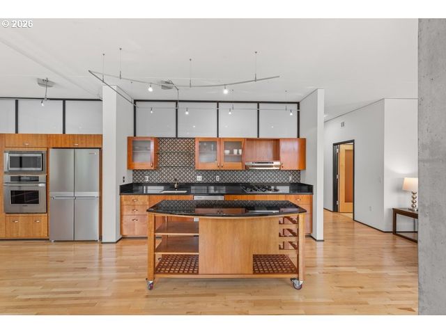 333 Nw 9TH Ave 906, Portland, OR 97209