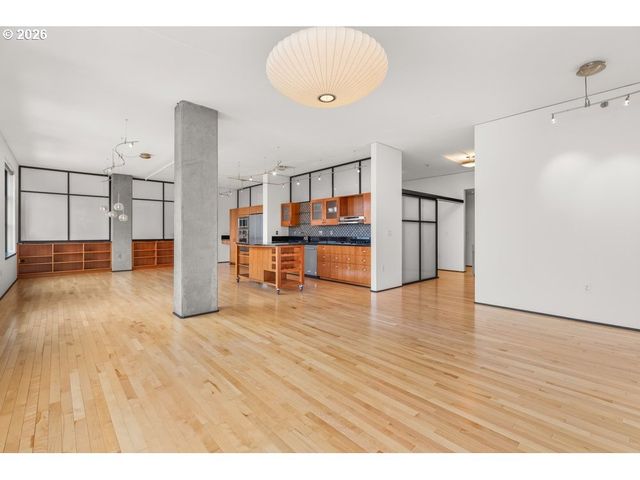 333 Nw 9TH Ave 906, Portland, OR 97209