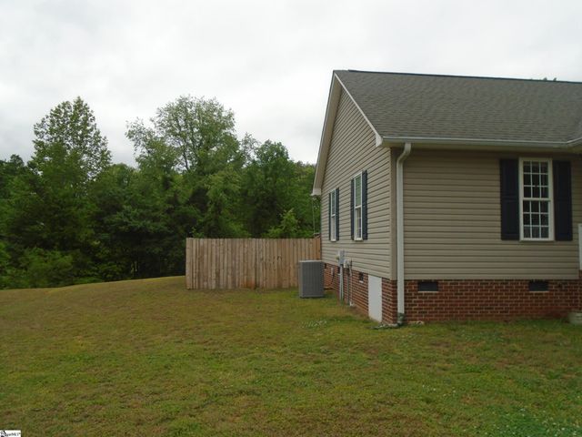 501 Caldwell Street, Campobello, SC 29322