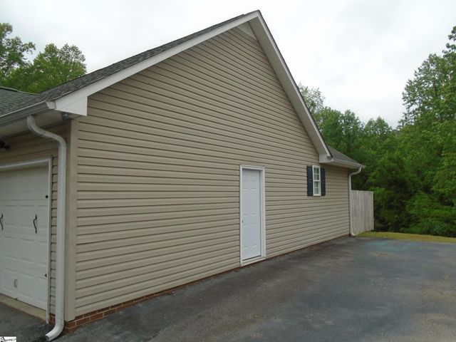 501 Caldwell Street, Campobello, SC 29322