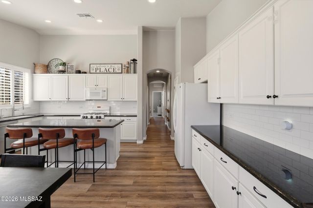 12306 N Pathfinder Drive, Marana, AZ 85658