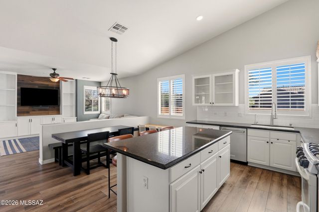 12306 N Pathfinder Drive, Marana, AZ 85658