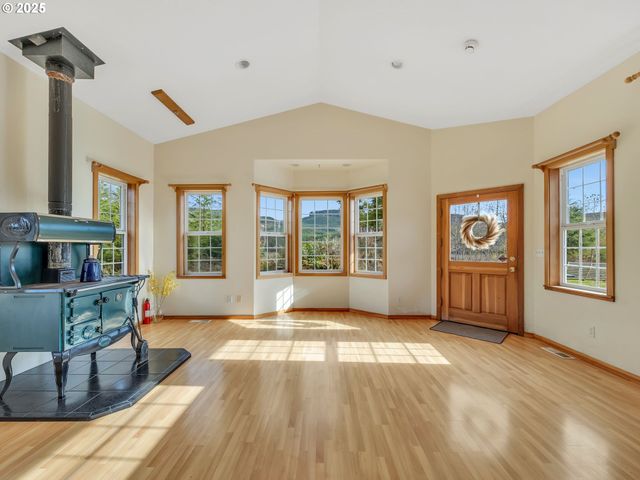 37555 Hauger Mountain Ln, Seaside, OR 97138