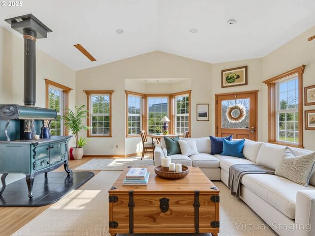 37555 Hauger Mountain Ln, Seaside, OR 97138