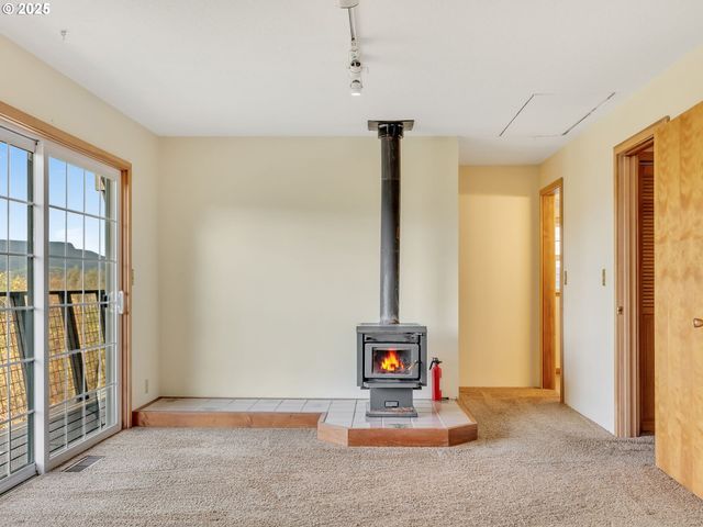 37555 Hauger Mountain Ln, Seaside, OR 97138