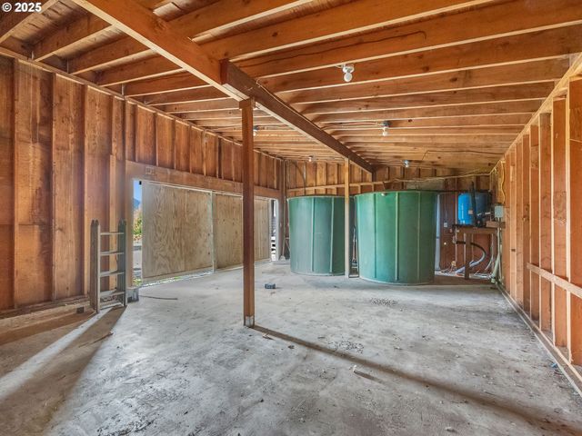 37555 Hauger Mountain Ln, Seaside, OR 97138