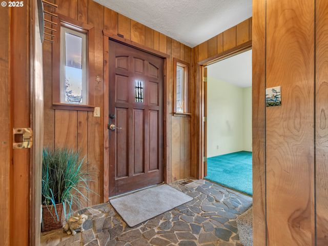 37555 Hauger Mountain Ln, Seaside, OR 97138