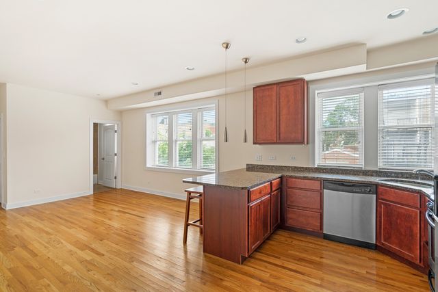 1432 N Maplewood Avenue 304, Chicago, IL 60622