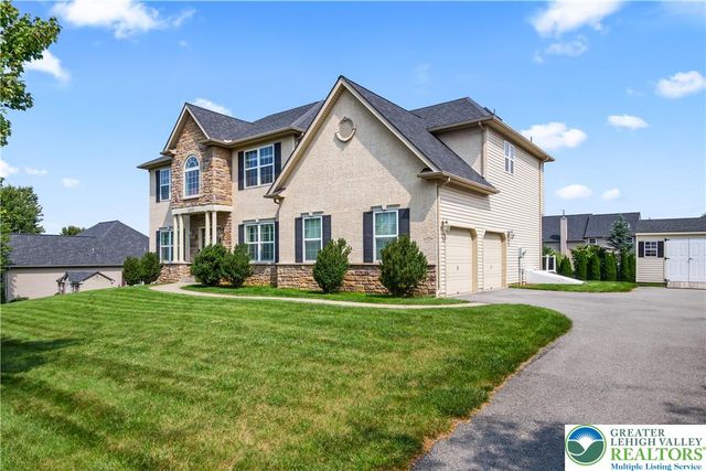 2305 Madeira Drive, Lower Macungie Twp, PA 18062