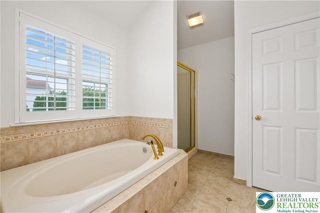 2305 Madeira Drive, Lower Macungie Twp, PA 18062