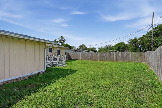 1113 Hazel Dr, Corpus Christi, TX 78412