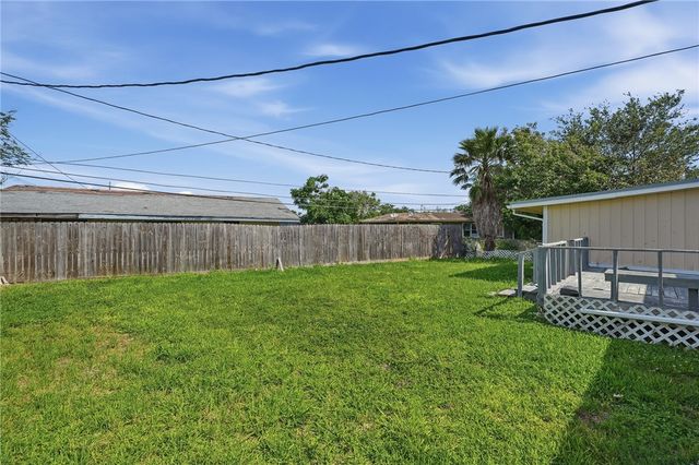 1113 Hazel Dr, Corpus Christi, TX 78412