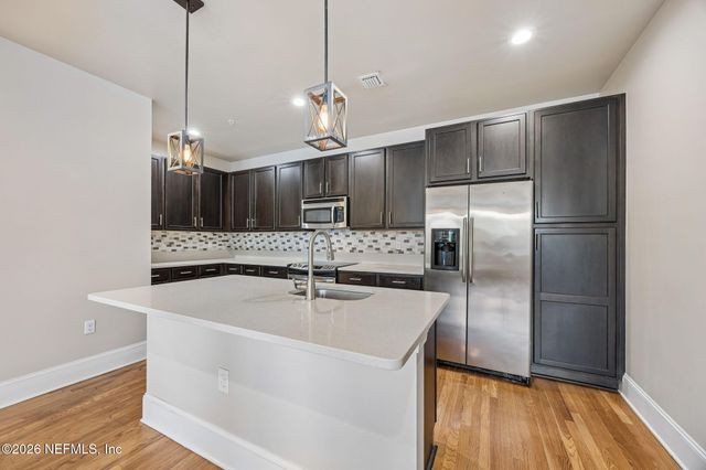 2525 COLLEGE Street 2102, Jacksonville, FL 32204