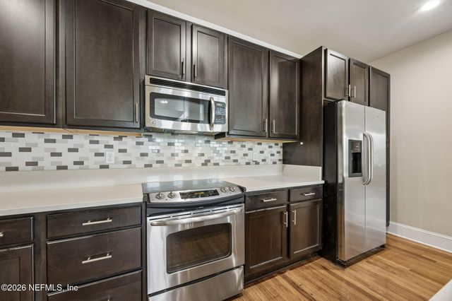 2525 COLLEGE Street 2102, Jacksonville, FL 32204