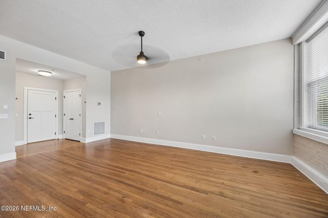 2525 COLLEGE Street 2102, Jacksonville, FL 32204