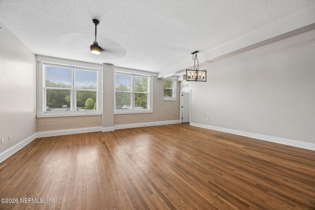 2525 COLLEGE Street 2102, Jacksonville, FL 32204