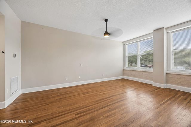 2525 COLLEGE Street 2102, Jacksonville, FL 32204