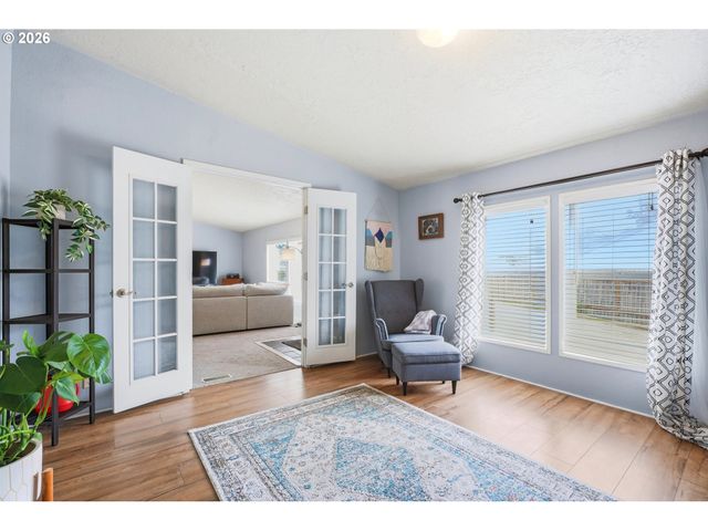 1283 Ne 17TH Ave, Hillsboro, OR 97124