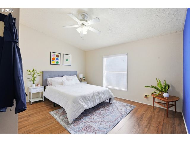 1283 Ne 17TH Ave, Hillsboro, OR 97124