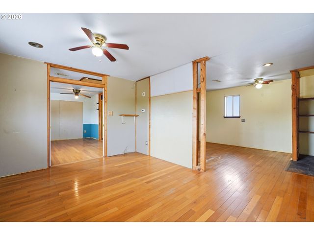 1283 Ne 17TH Ave, Hillsboro, OR 97124